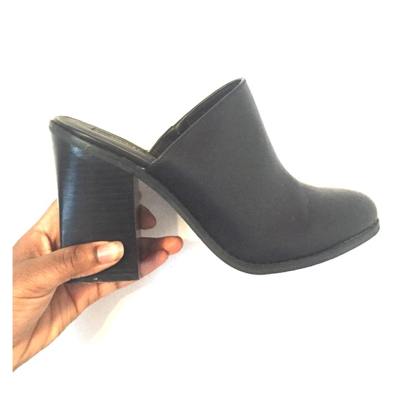 Forever 21 Black Mules