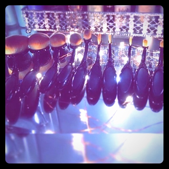 Sephora Other - 10 Oval Makeup brush set
