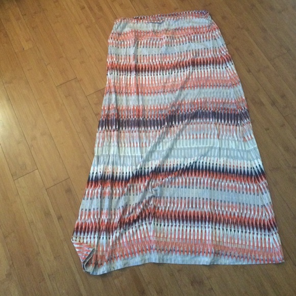 REDUCED! 🎉 Maxi skirt
