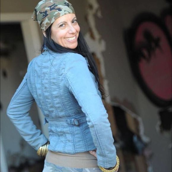 Meet your Posher, Mariela