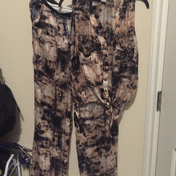 Top with tie blue pink and biege sheer - Picture 3 of 3