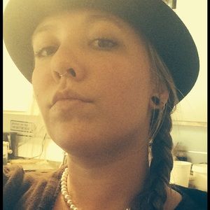 Meet your Posher, Molly
