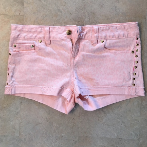 Stuffed VS Shorts