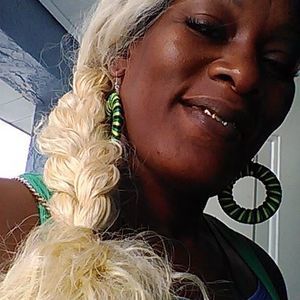 Meet your Posher, Monroe