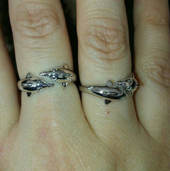 925 Sterling Silver Double Dolphin Adjustable Ring - Picture 1 of 4