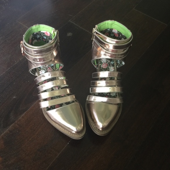 Y. R. U. Xena rose gold strappy booties size 6