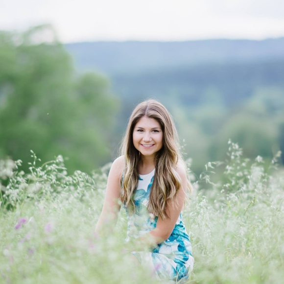 Meet your Posher, Madie