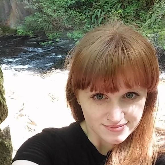 Meet your Posher, Abigail - Picture 1 of 1