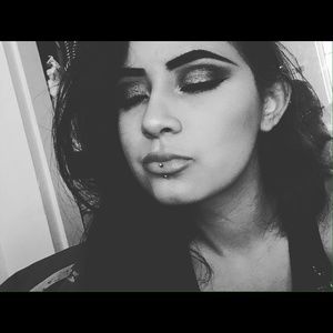 Meet your Posher, Naomi