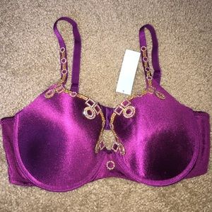 Bra with crystals