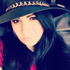 Meet your Posher, Mayra