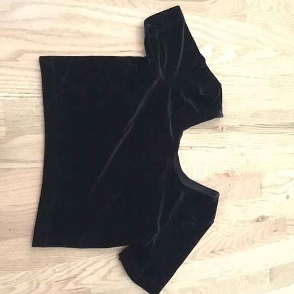 Black velvet crop top - Picture 1 of 1