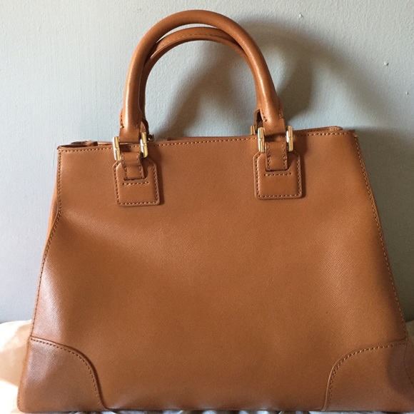 Tory Burch Robinson Triangle Tote - Picture 2 of 4