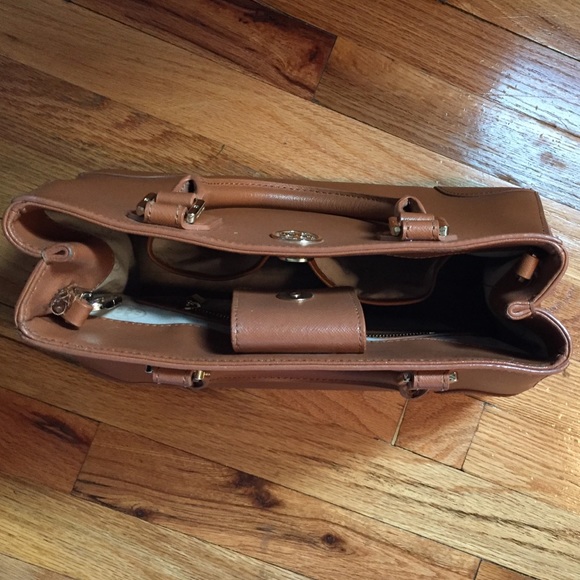 Tory Burch Robinson Triangle Tote - Picture 3 of 4