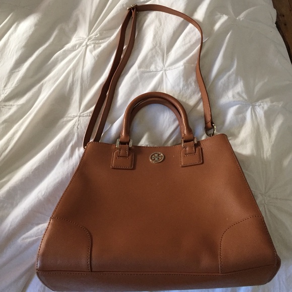 Tory Burch Robinson Triangle Tote - Picture 4 of 4