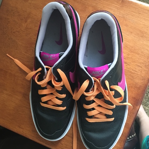 Nike never worn black pink and orange sneakers - Picture 4 of 4