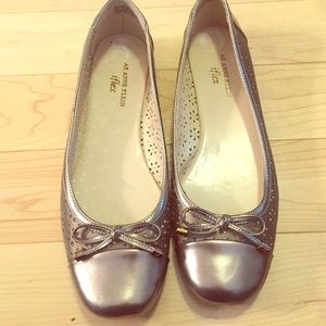 Anne Klein eyelet shoes