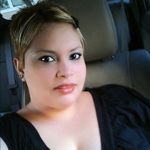 Meet your Posher, Valerie