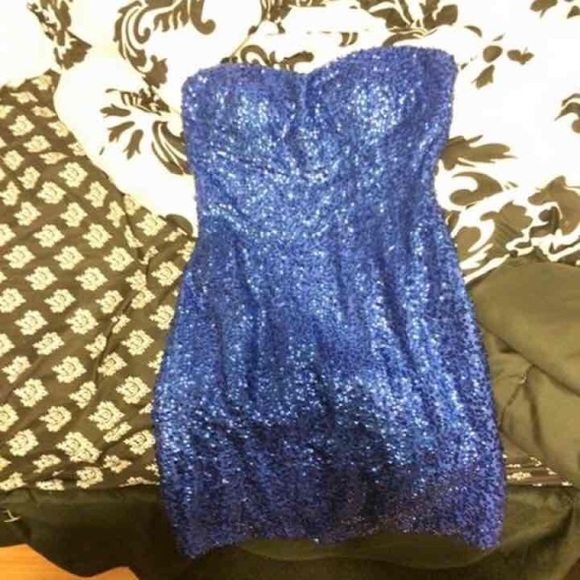 short formal dress - Picture 2 of 4
