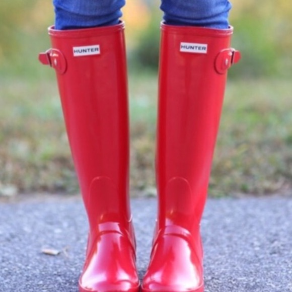 HUNTER RAINBOOTS!!