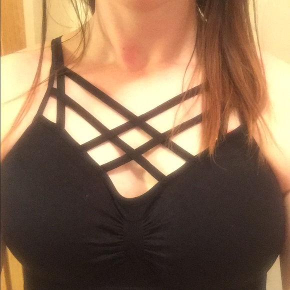 🔥🆕Black seamless caged bralette - Picture 2 of 4
