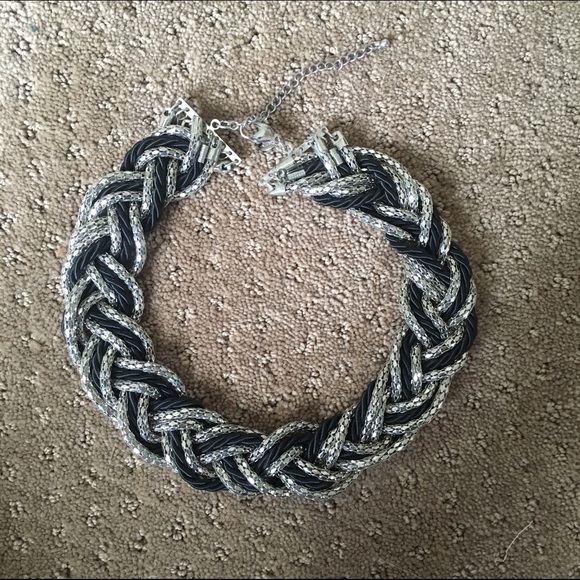 Express braided collar necklace