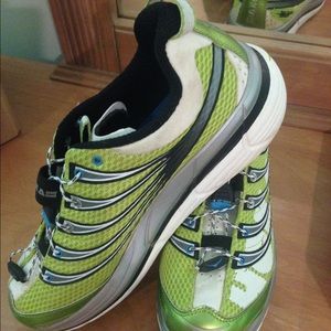 Hoka One One size 9.5 Kailua trail running shoes