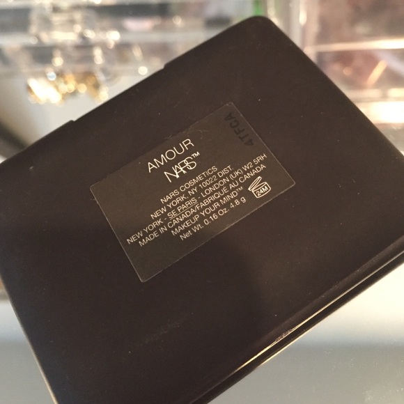 Traded ✨NARS Matte Blush in Amour - Picture 3 of 3