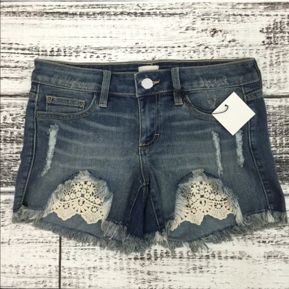 🆕DAISY crochet lace shorts - DENIM BLUE - Picture 3 of 4