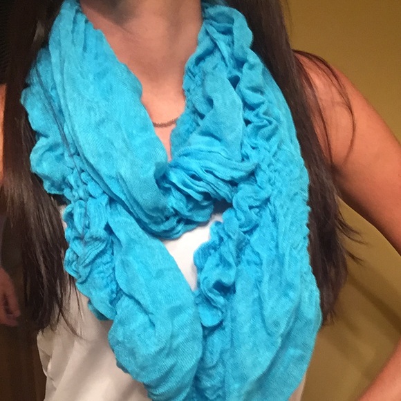 NWT Scarf - Picture 2 of 3