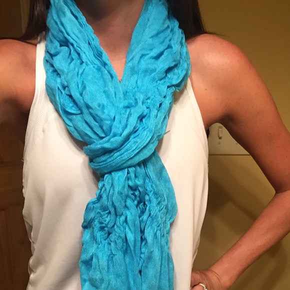 NWT Scarf - Picture 3 of 3