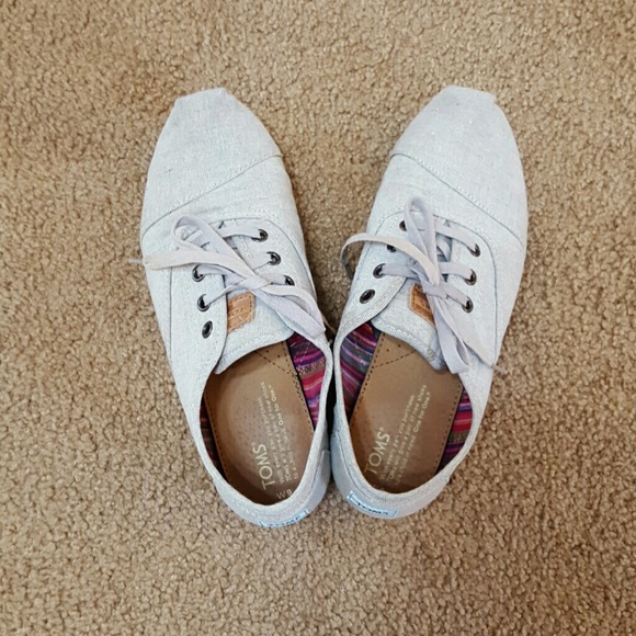 TOMS Lace Up Shoes