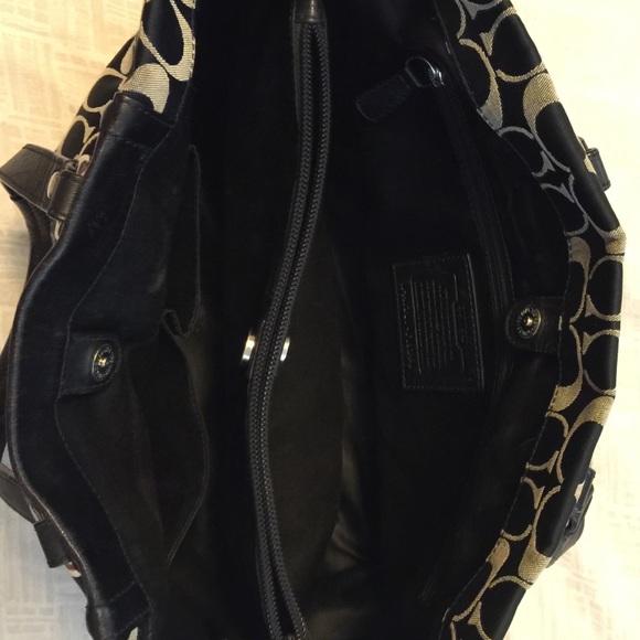 🙆 Coach Ashley  Signature Carryall 🙆 - Picture 2 of 4