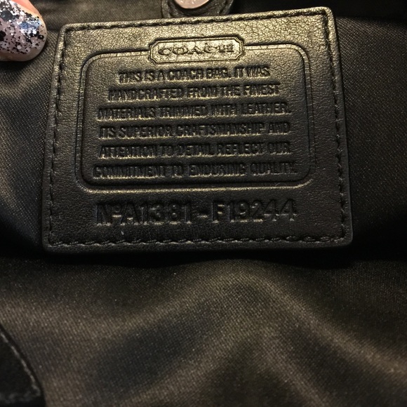 🙆 Coach Ashley  Signature Carryall 🙆 - Picture 3 of 4