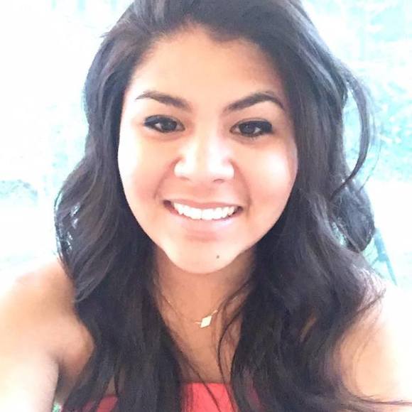 Meet your Posher, Aylin