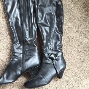 Aerosols wide calf boots