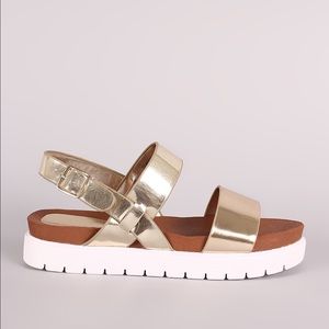 NWT Gold Patent Platform Sandals