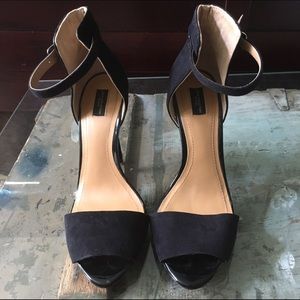 Black Zara heels...great condition!