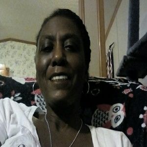 Meet your Posher, Monique