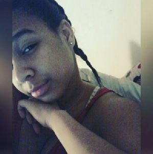 Meet your Posher, Marielvi