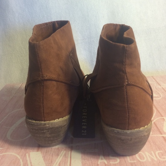 New size 6 short brownish boots - Picture 4 of 4