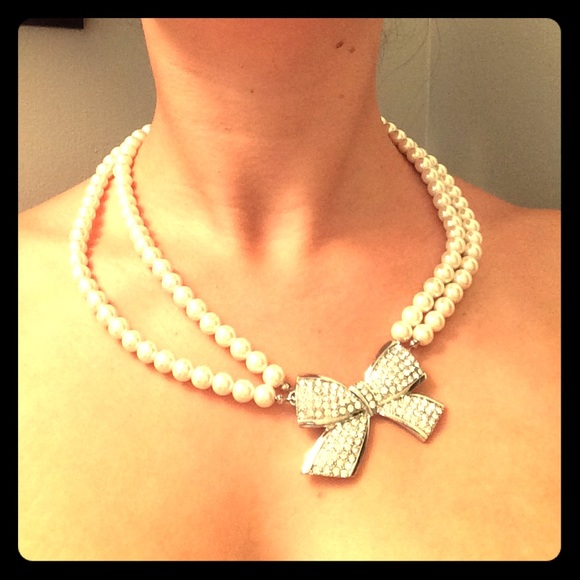 Pearl and Austrian Crystal bow necklace