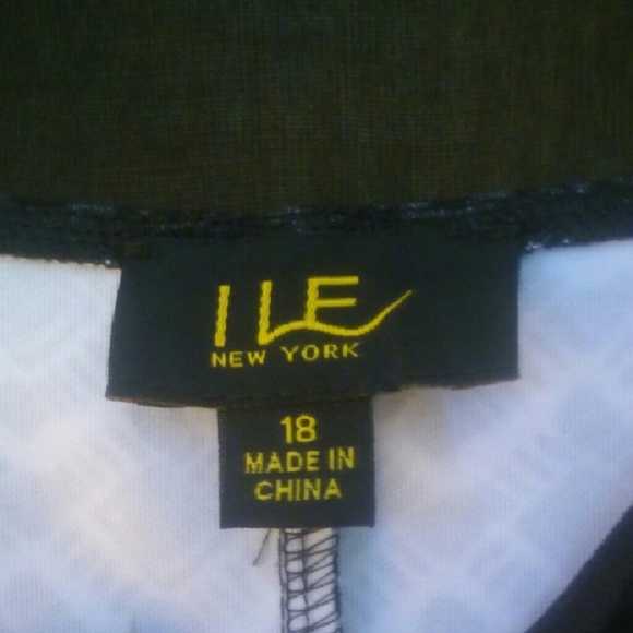 ILE New York Dress - Picture 3 of 4