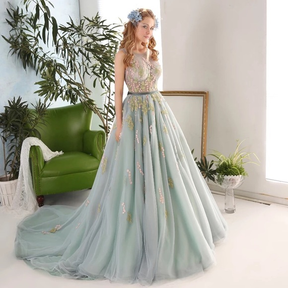 🎉Romantic backless gown - Picture 2 of 4