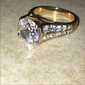 SIZE 7 CZ ENGAGEMENT RING