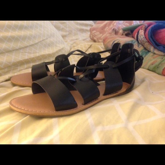 Old Navy Flat Gladiator Sandals