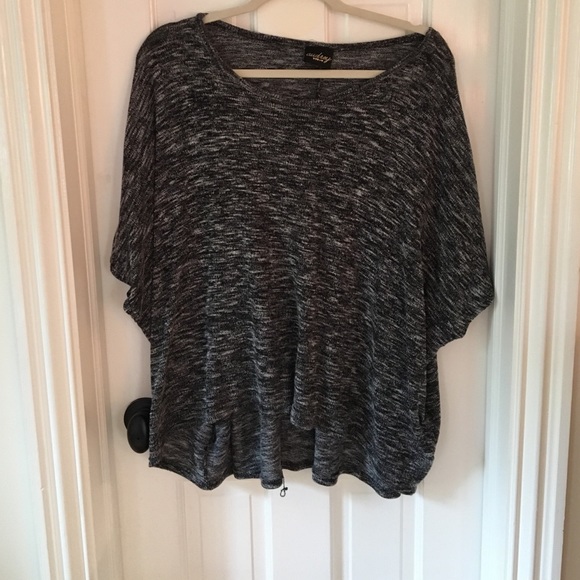 Short sleeve tee