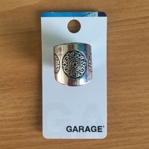 SOLD NWT Silver Etched Ring