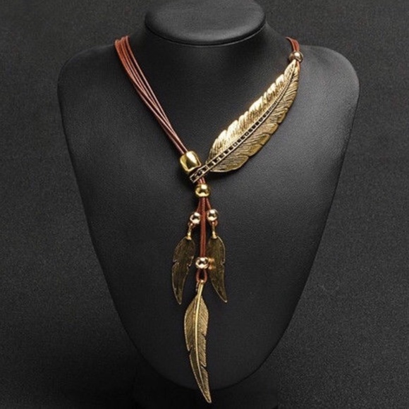 Bohemian feather necklace in silver or gold - Picture 2 of 4