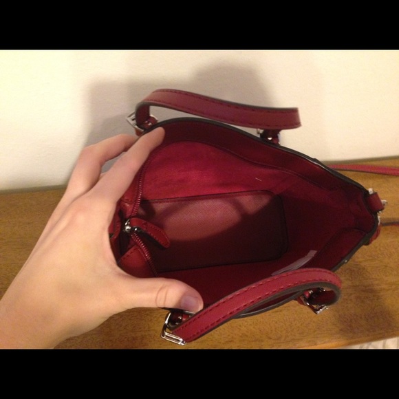 Guess handbag - Picture 3 of 4